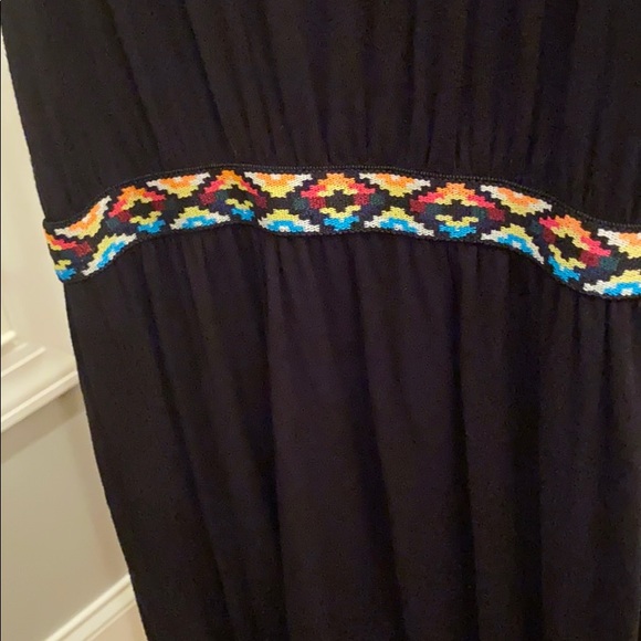 Maxi - Picture 3 of 4